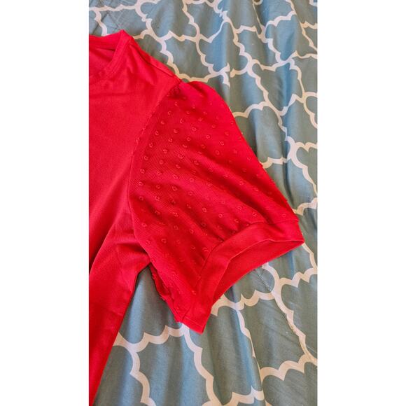 Carmen Marc Valvo Red Short Sleeve Women’s 2X Textured Sleeves Stretchy Blouse - Picture 3 of 9